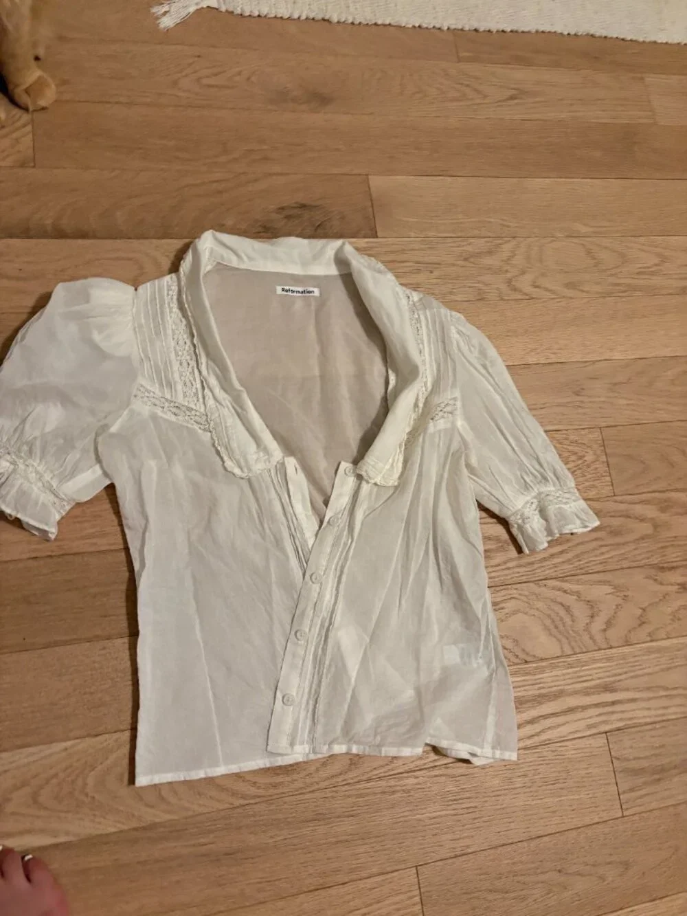 White Reformation Yara Blouse Size Small